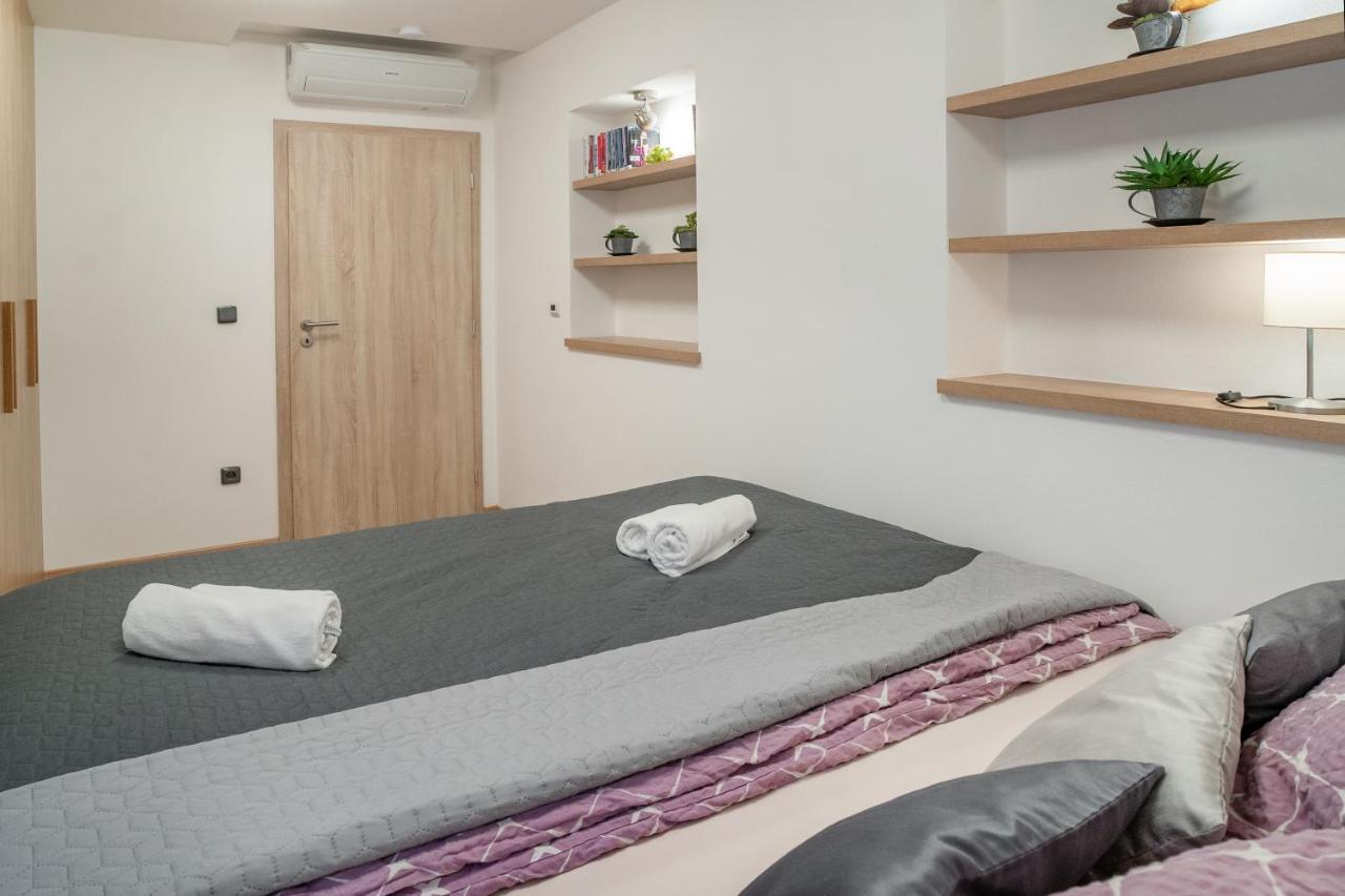 Hotel Smrz Sepekov エクステリア 写真