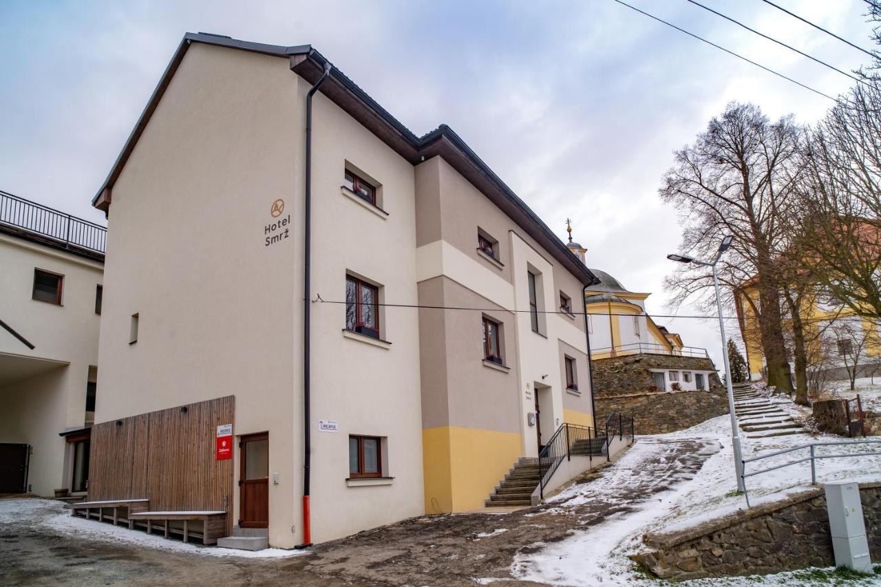 Hotel Smrz Sepekov エクステリア 写真